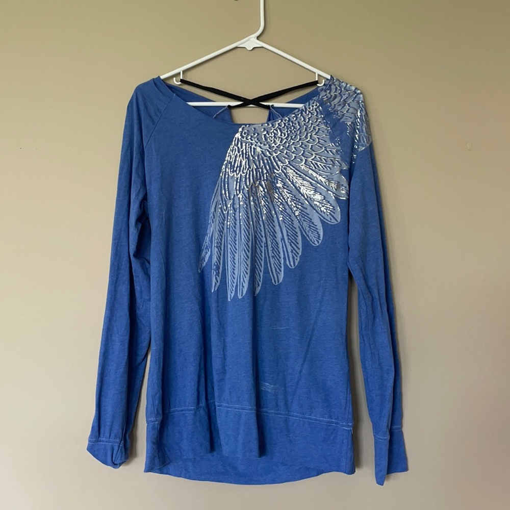 women’s long sleeve T-shirt